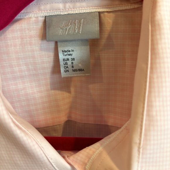 H&M pale pink and white plaid button down shirt size 8 - Picture 2 of 4